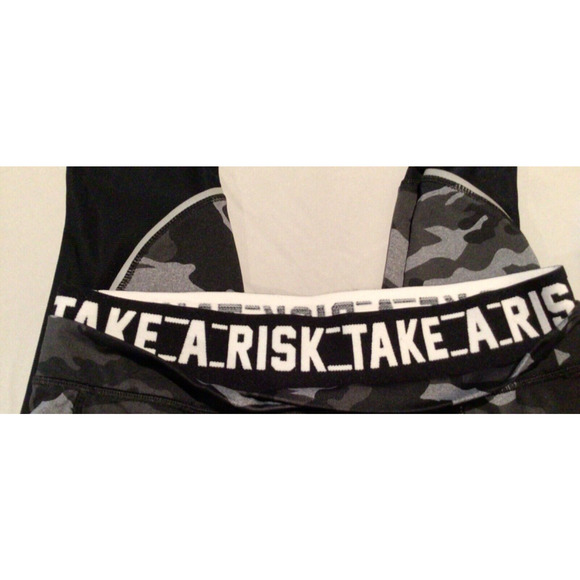 Energy Performance Women's Black Gray Camo "Take A Risk" Leggings Size Medium - Picture 3 of 5